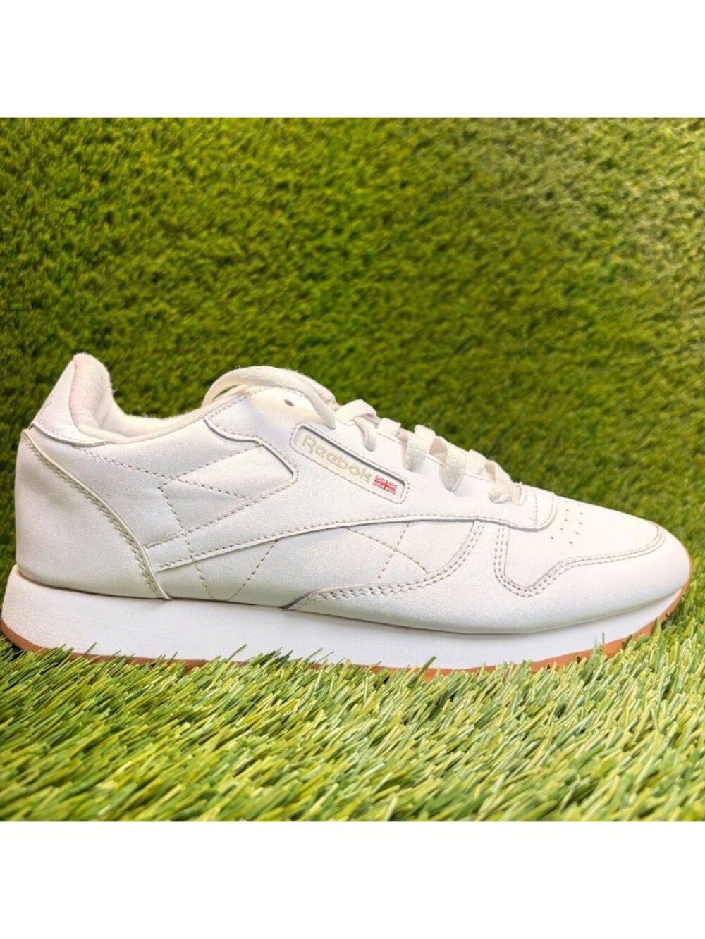 Reebok Classic Leather Boys Size 7Y White Gum Athletic Walking Shoes Sneakers